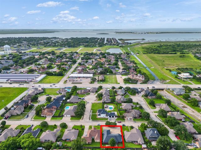 1717 24th Avenue, Texas City, TX 77590