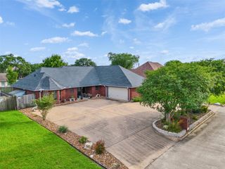 1717 24th Avenue, Texas City, TX 77590