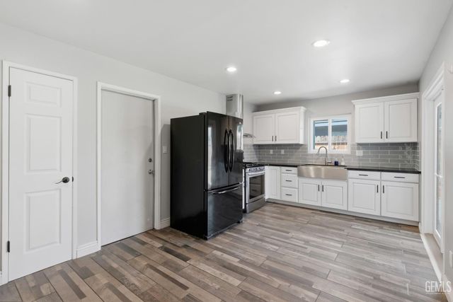 5323 Appletree Lane, Bakersfield, CA 93309