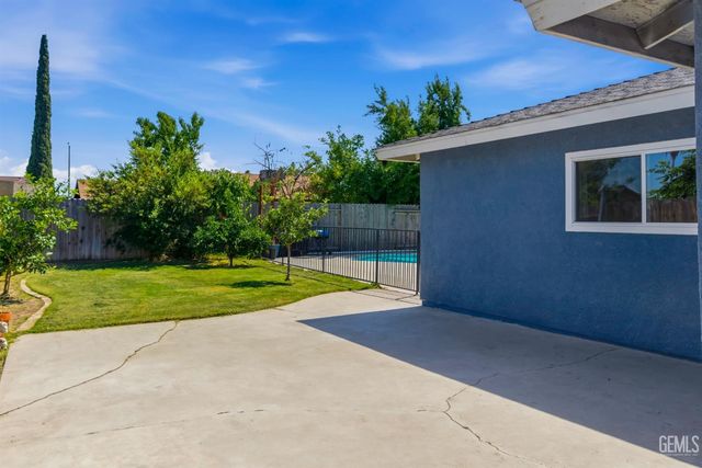 5323 Appletree Lane, Bakersfield, CA 93309