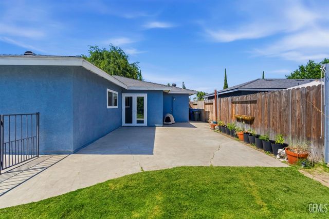 5323 Appletree Lane, Bakersfield, CA 93309