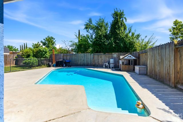 5323 Appletree Lane, Bakersfield, CA 93309