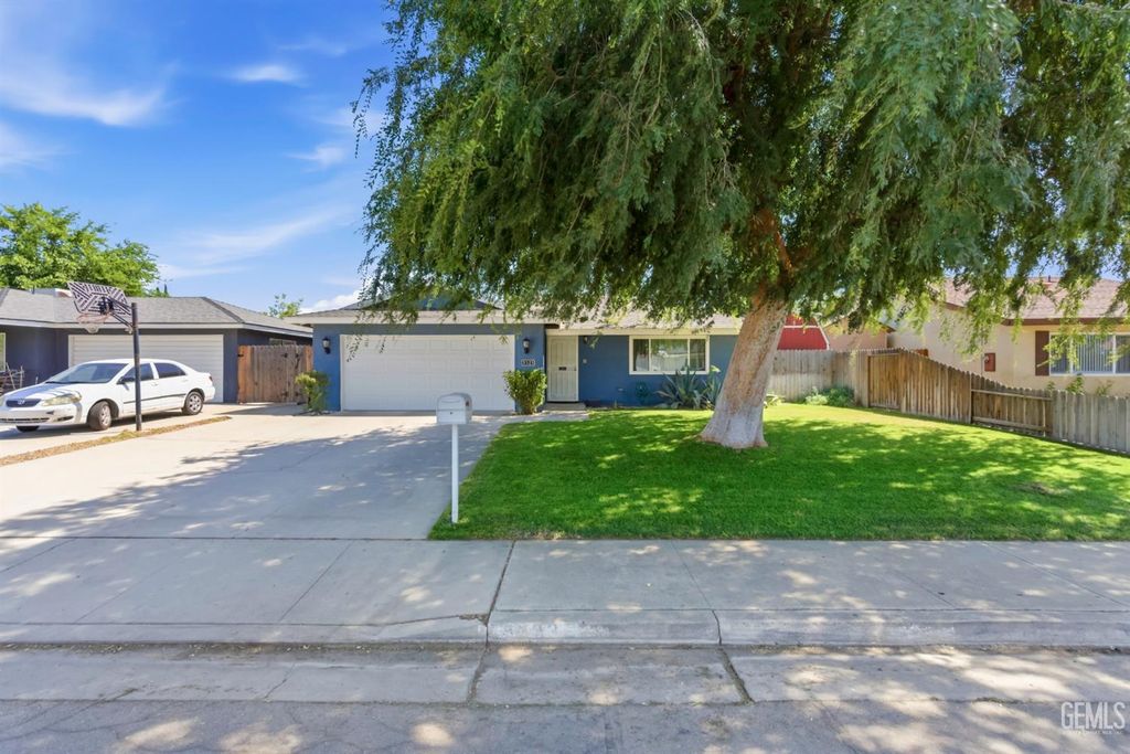 5323 Appletree Lane, Bakersfield, CA 93309