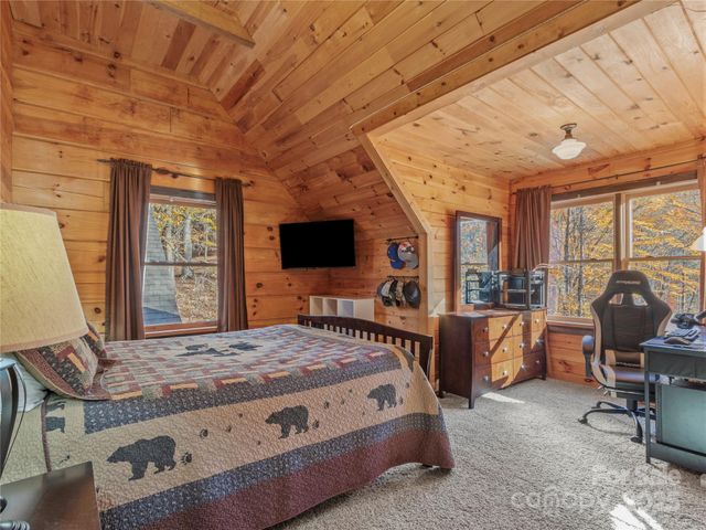 351 Buck Springs Run, Mars Hill, NC 28754