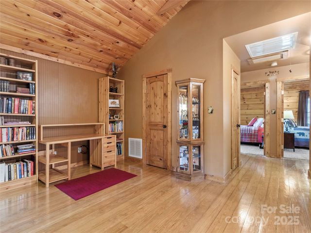 351 Buck Springs Run, Mars Hill, NC 28754