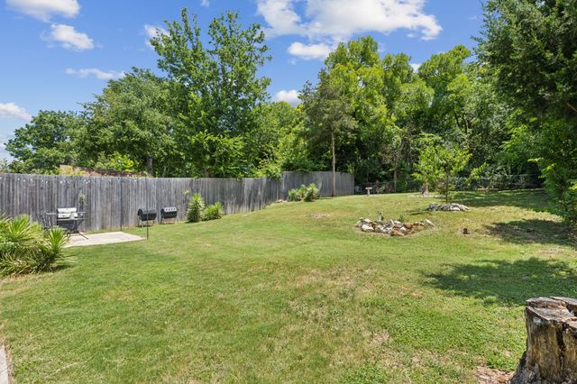 1142 W Clarendon Drive, Dallas, TX 75208