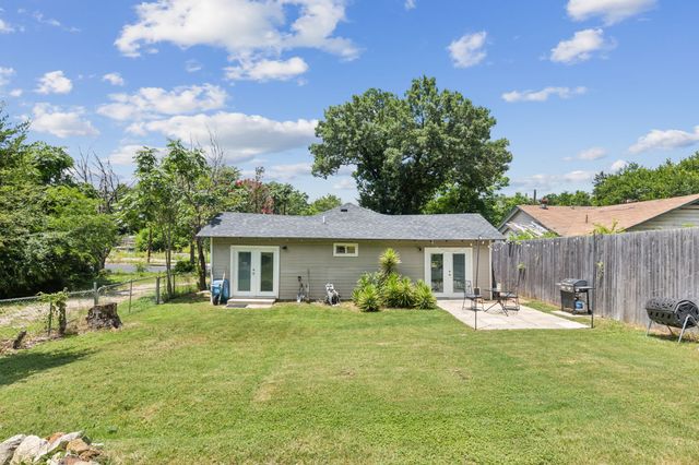 1142 W Clarendon Drive, Dallas, TX 75208