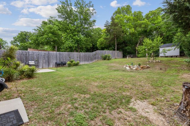 1142 W Clarendon Drive, Dallas, TX 75208