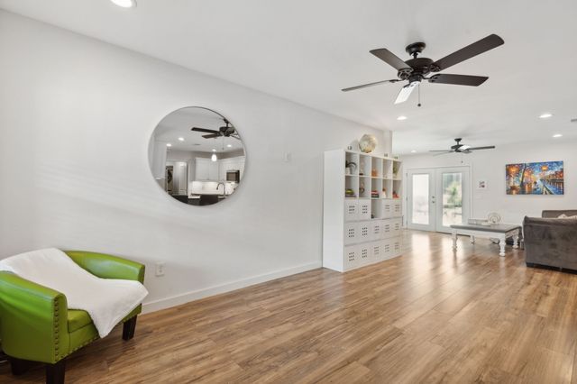 1142 W Clarendon Drive, Dallas, TX 75208