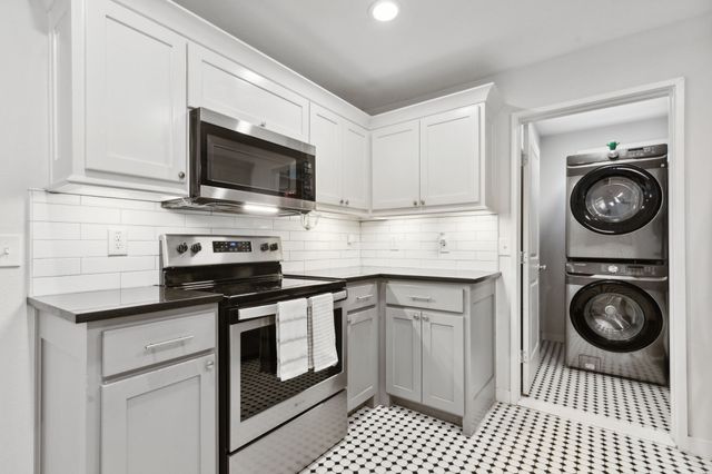 1142 W Clarendon Drive, Dallas, TX 75208