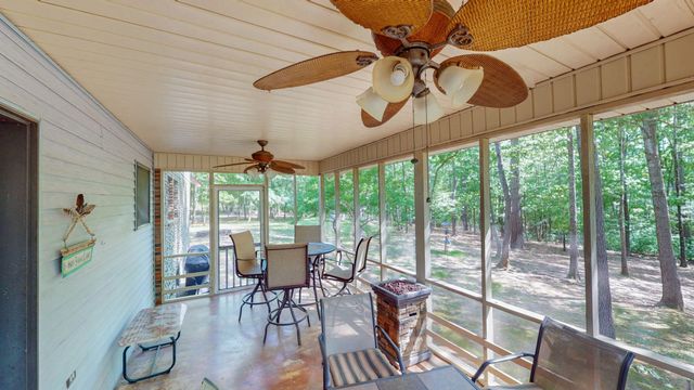 35 Davis Rd, Springville, TN 38256