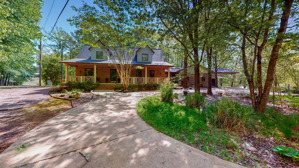 35 Davis Rd, Springville, TN 38256