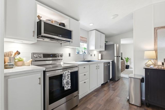 120 Yale Pl., Pawleys Island, SC 29585