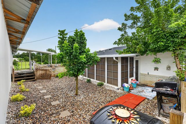 205 Williams Rd, Westmoreland, TN 37186