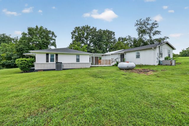 205 Williams Rd, Westmoreland, TN 37186
