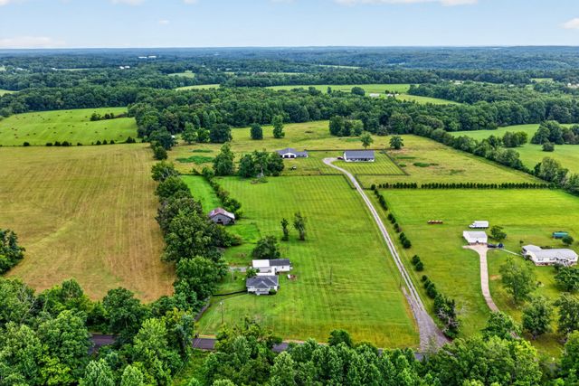 205 Williams Rd, Westmoreland, TN 37186
