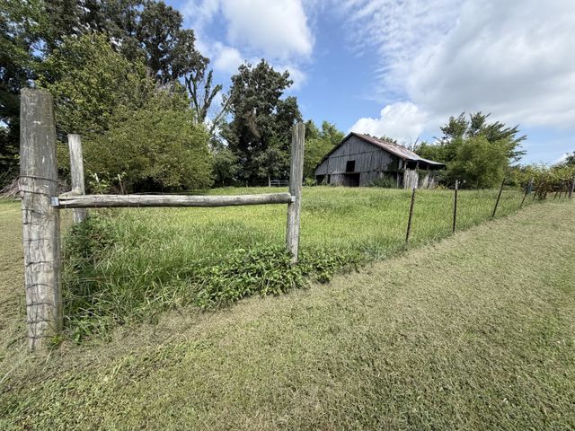 205 Williams Rd, Westmoreland, TN 37186