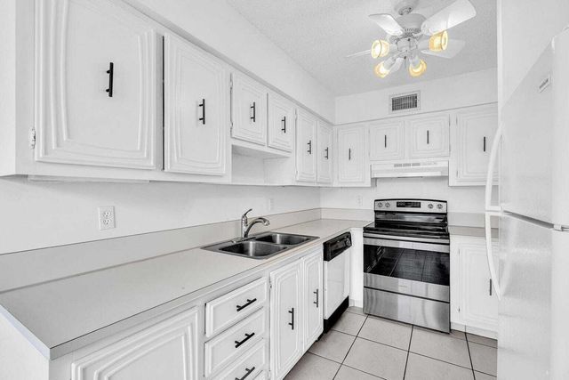 13721 Flora Place D, Delray Beach, FL 33484