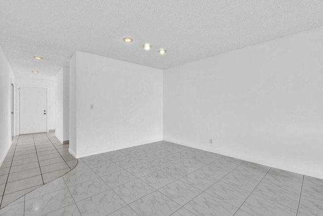 13721 Flora Place D, Delray Beach, FL 33484