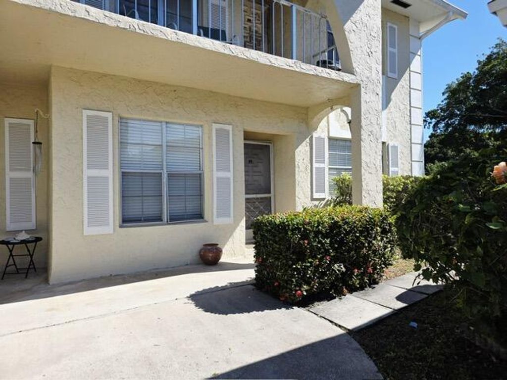 13721 Flora Place D, Delray Beach, FL 33484