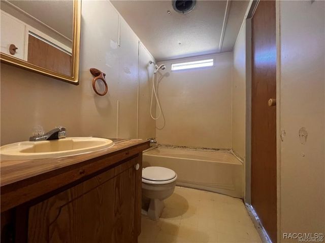 19896 SE 110th Court, Inglis, FL 34449