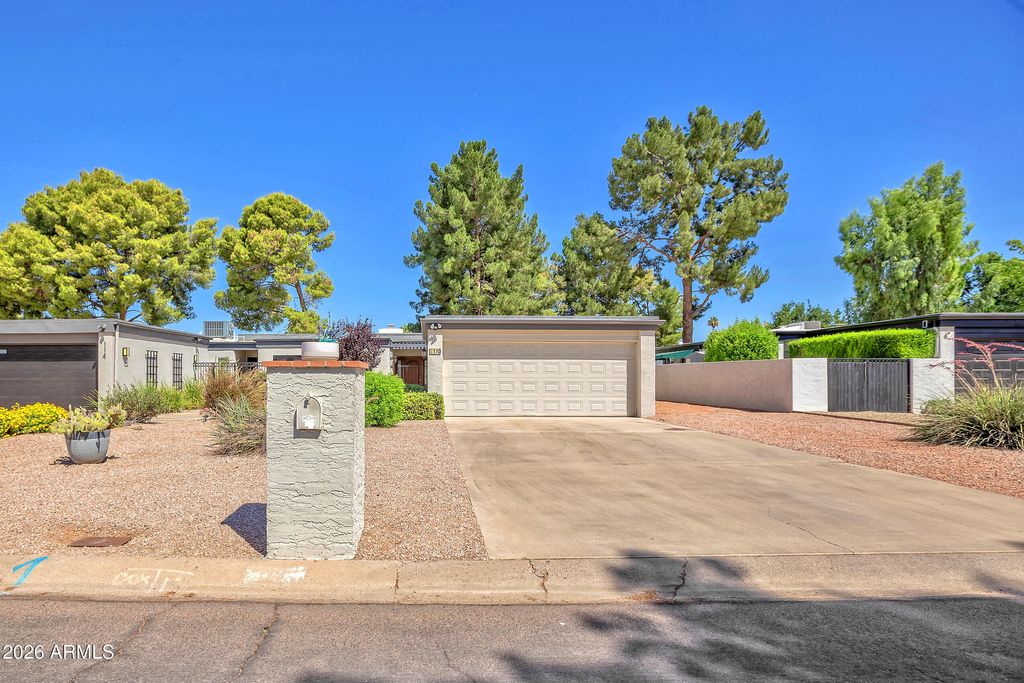 110 W TAM OSHANTER Drive, Phoenix, AZ 85023