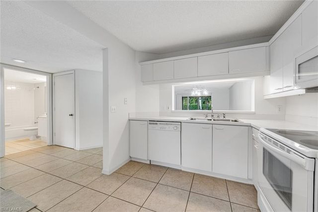 7761 Jewel LN # 103, Naples, FL 34109