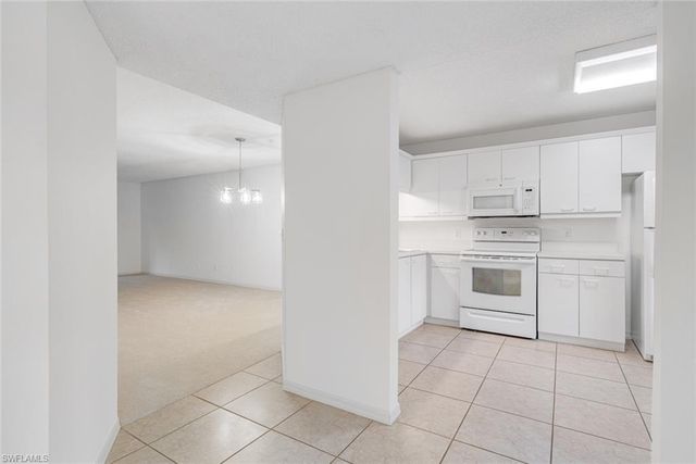 7761 Jewel LN # 103, Naples, FL 34109