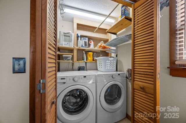 959 Plott Balsam Road, Maggie Valley, NC 28751