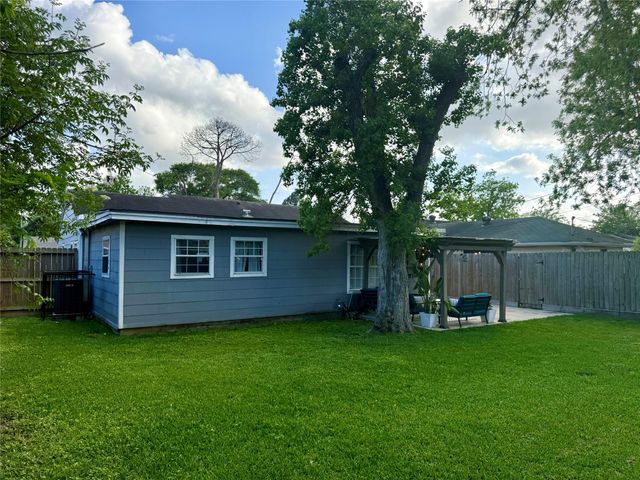 4821 Brinkley Street, Houston, TX 77033