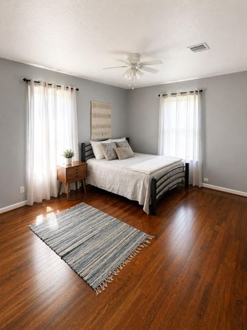 4821 Brinkley Street, Houston, TX 77033