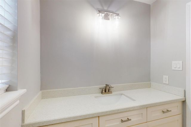2206 Carriage Lane, La Marque, TX 77568