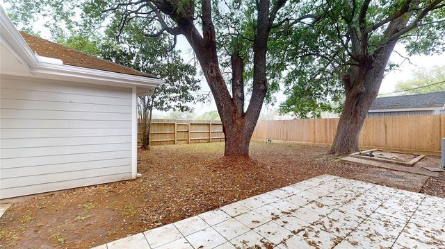 2206 Carriage Lane, La Marque, TX 77568