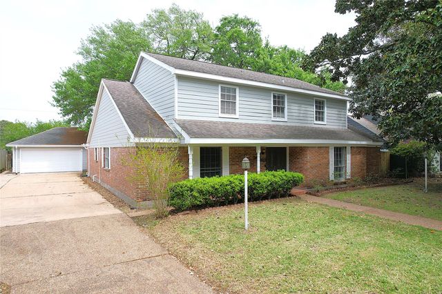 2206 Carriage Lane, La Marque, TX 77568
