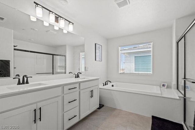 10021 Locking Biner Avenue, Las Vegas, NV 89166