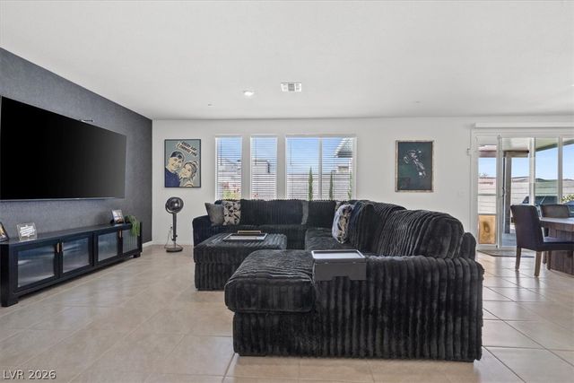 10021 Locking Biner Avenue, Las Vegas, NV 89166