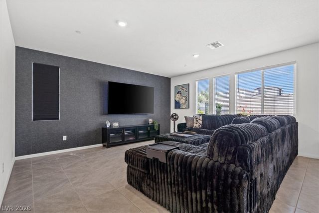 10021 Locking Biner Avenue, Las Vegas, NV 89166