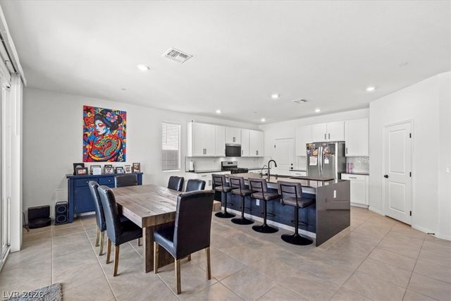 10021 Locking Biner Avenue, Las Vegas, NV 89166