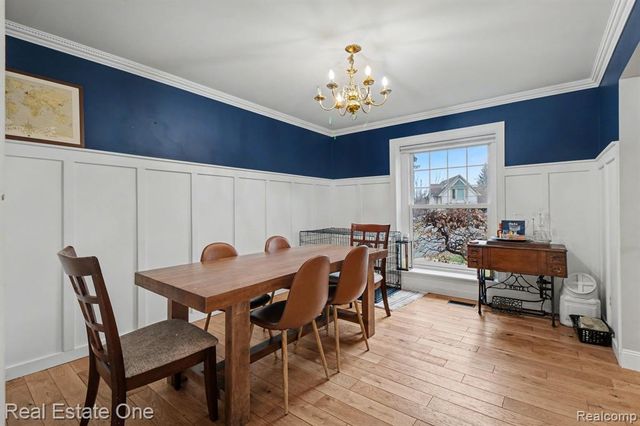 2818 Lunar Court, Lake Orion, MI 48360