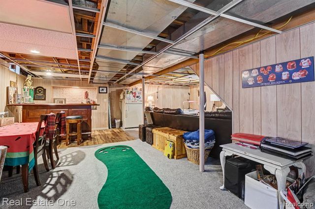 2818 Lunar Court, Lake Orion, MI 48360