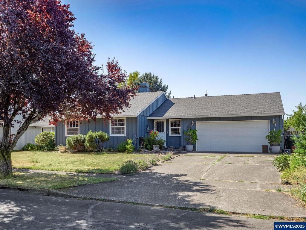 500 E Pinehurst Dr, Newberg, OR 97132