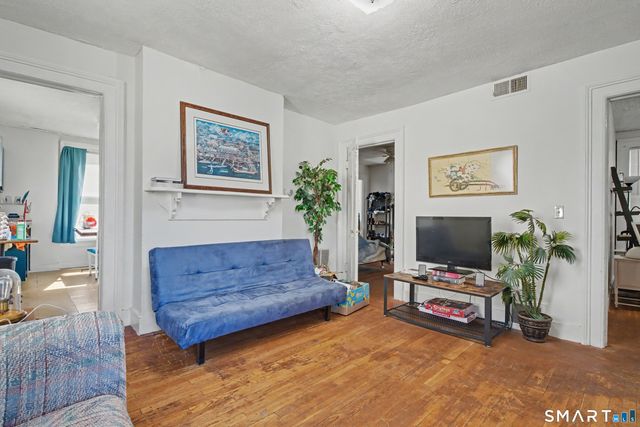 7 University Place, New Haven, CT 06511