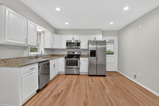 6530 FAIRLAWN DR, Mclean, VA 22101