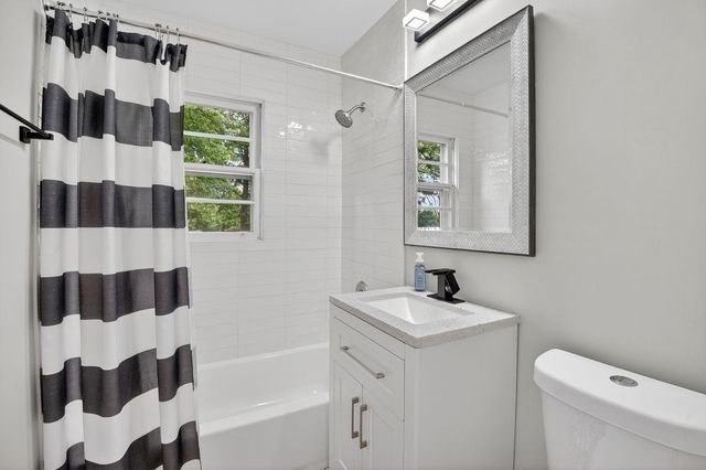 6530 FAIRLAWN DR, Mclean, VA 22101