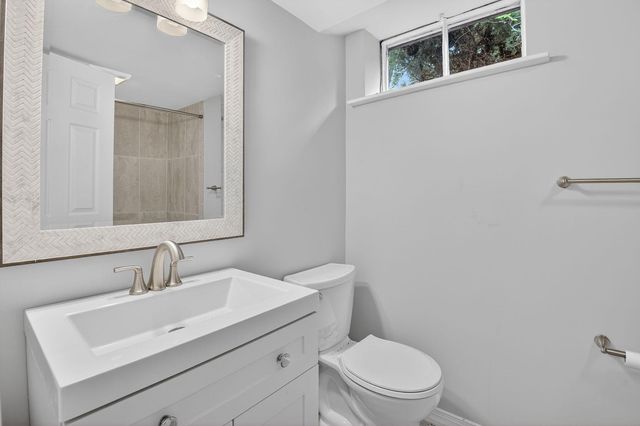 6530 FAIRLAWN DR, Mclean, VA 22101