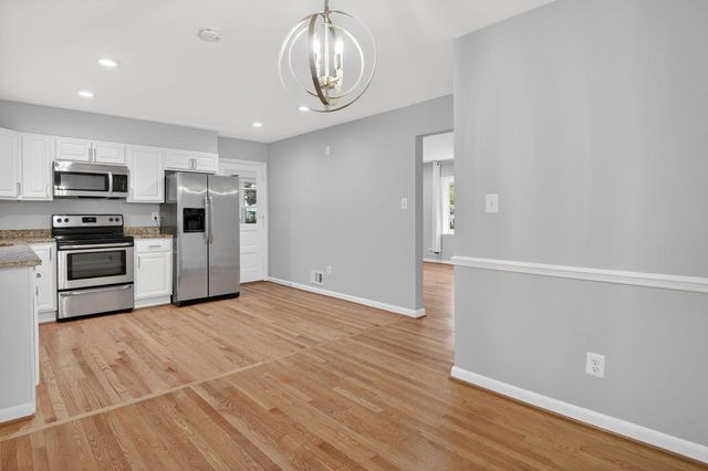 6530 FAIRLAWN DR, Mclean, VA 22101