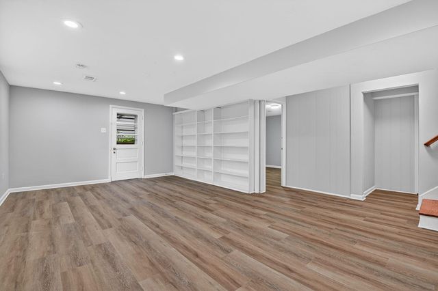 6530 FAIRLAWN DR, Mclean, VA 22101