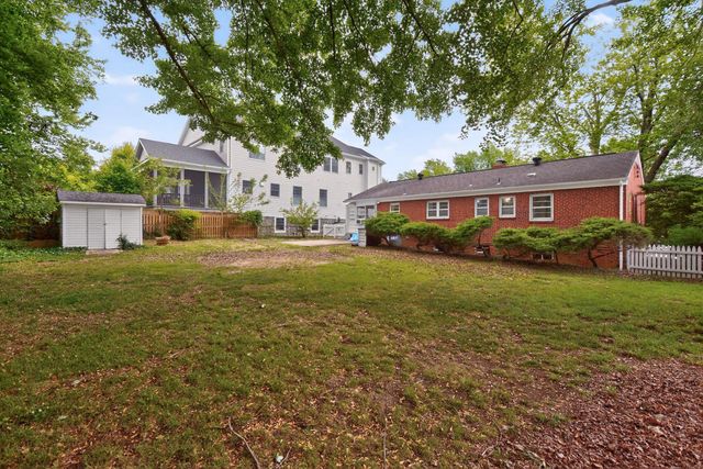 6530 FAIRLAWN DR, Mclean, VA 22101
