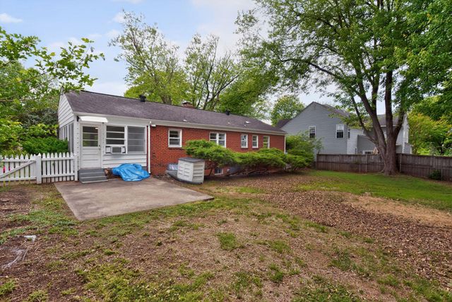 6530 FAIRLAWN DR, Mclean, VA 22101