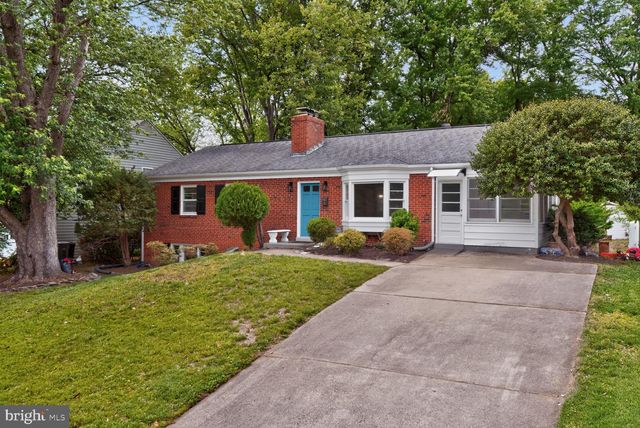 6530 FAIRLAWN DR, Mclean, VA 22101